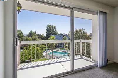 950 Shorepoint Ct #307, Alameda, CA 94501 - Photo 1