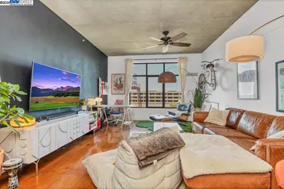 288 3rd St #612, Oakland, CA 94607 - Photo 1