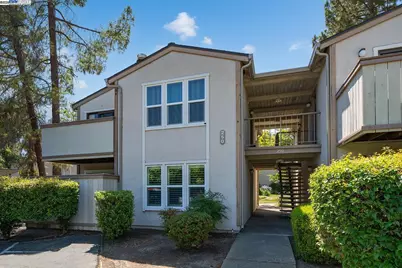 250 Chilpancingo Pkwy #5, Pleasant Hill, CA 94523 - Photo 1