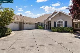 730 Meadowood Dr, Woodland, CA 95695 - Photo 1