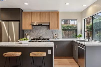 209 Cumberland Ct, Alameda, CA 94502 - Photo 1