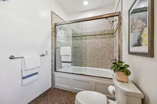 1335 Grove St, Alameda, CA 94501 - Photo 40