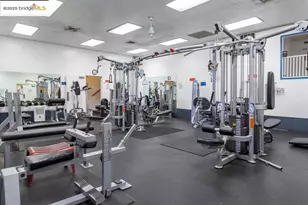 4 Commodore Dr, Emeryville, CA 94608 - Photo 18