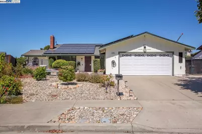 8157 Fairway Ct, Newark, CA 94560 - Photo 4