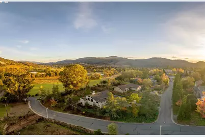 676 Scotland Court, Santa Rosa, CA 95409 - Photo 1