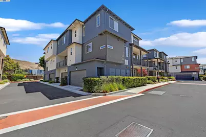 235 Dash Ct, Hayward, CA 94544 - Photo 1