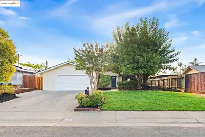 1602 Oak Tree Dr, Roseville, CA 95661 - Photo 1