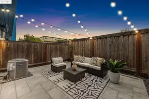 985 41st St, Oakland, CA 94608 - Photo 1