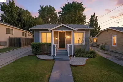 2721 Oliver Ave, Oakland, CA 94605 - Photo 1