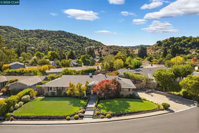 125 Walford Dr, Moraga, CA 94556 - Photo 1