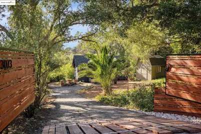 3073 Monterey Blvd, Oakland, CA 94602 - Photo 1