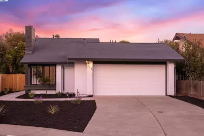 713 Sandy Brook Ct, Rodeo, CA 94572 - Photo 1