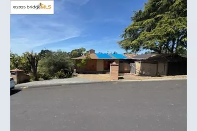 11201 Lochard Street, Oakland, CA 94605 - Photo 1