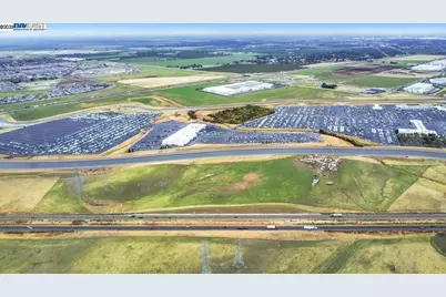 25559 International Pkwy, Tracy, CA 95377 - Photo 1