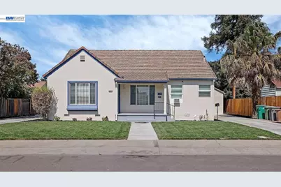 325 Cypress St, Lodi, CA 95240 - Photo 1