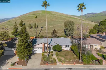 139 Regency Dr, Clayton, CA 94517 - Photo 1