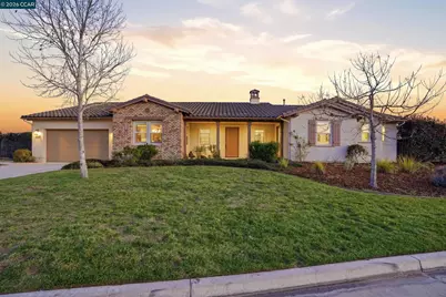 372 Falcon Crest Dr, Lompoc, CA 93436 - Photo 1