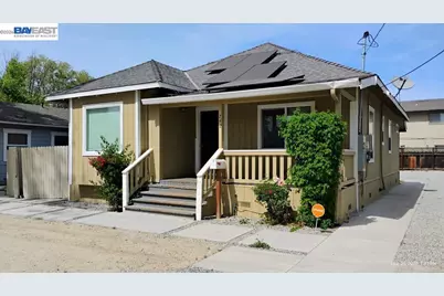 742 4th St, Hollister, CA 95023 - Photo 1