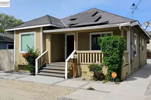 742 4th St, Hollister, CA 95023 - Photo 1