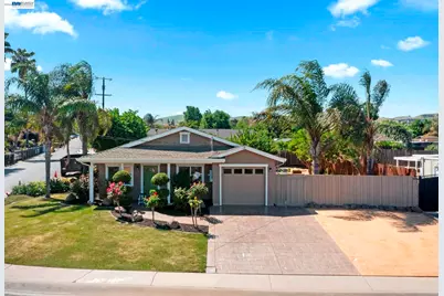 167 Peninsula Road, Bay Point, CA 94565 - Photo 1