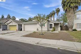 444 Red Robin, Patterson, CA 95363 - Photo 1