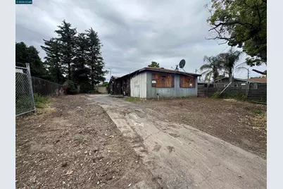 652 School St, Pittsburg, CA 94565 - Photo 1