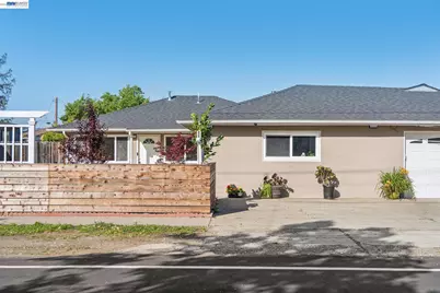 417 Maitland Dr, Alameda, CA 94502 - Photo 1