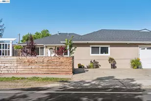 417 Maitland Dr, Alameda, CA 94502 - Photo 1