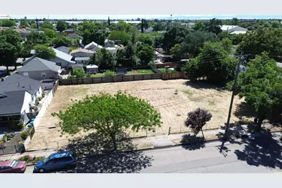 1640 Hazelton Ave, Stockton, CA 95205 - Photo 1