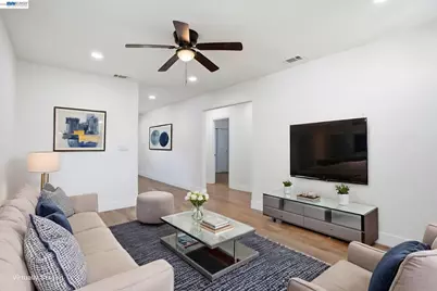 114 C St, Tracy, CA 95376 - Photo 1