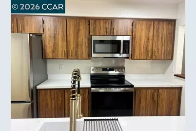 142 Mesa Ct, Hercules, CA 94547 - Photo 1