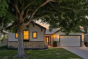 530 Seaport Village Dr, Livingston, CA 95334 - Photo 1