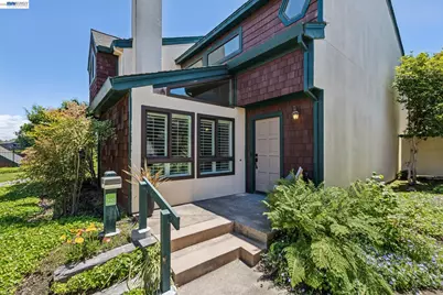 710 Lagunaria Ln, Alameda, CA 94502 - Photo 1