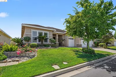 979 Centennial Dr, Brentwood, CA 94513 - Photo 1