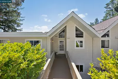 124 Ascot Ct #B, Moraga, CA 94556 - Photo 1