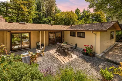7200 Saroni Dr, Oakland, CA 94611 - Photo 1