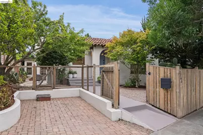 1246 Hopkins St, Berkeley, CA 94702 - Photo 1