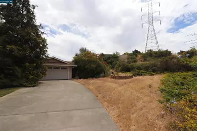 112 Zamora Ct, Vallejo, CA 94591 - Photo 1