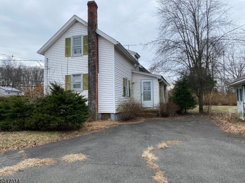 141 Reynolds Ave, Whippany, NJ 07981