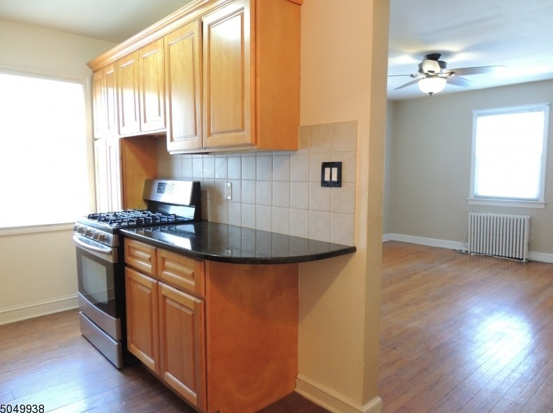 17 E 6th St, Clifton, NJ 07011