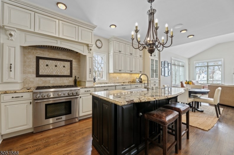 13 Rock Ln, Mountain Lakes, NJ 07046