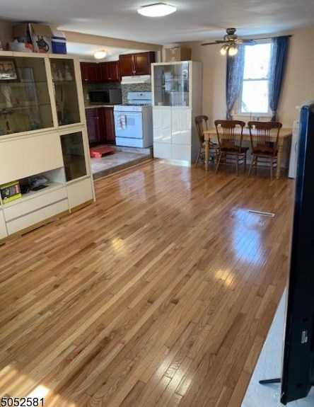 36 Colfax Ave, Midvale NJ  07465-1313 exterior