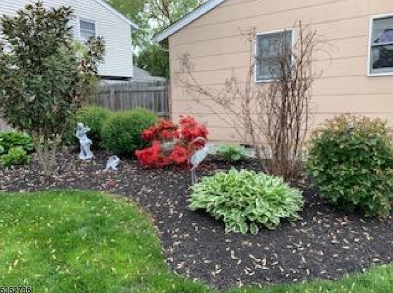 1033 Helene Pl, Raritan, NJ 08869
