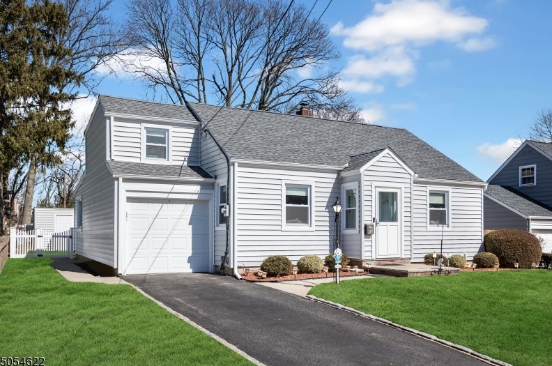 60 Linwood Ter, Clifton, NJ 07012-2317