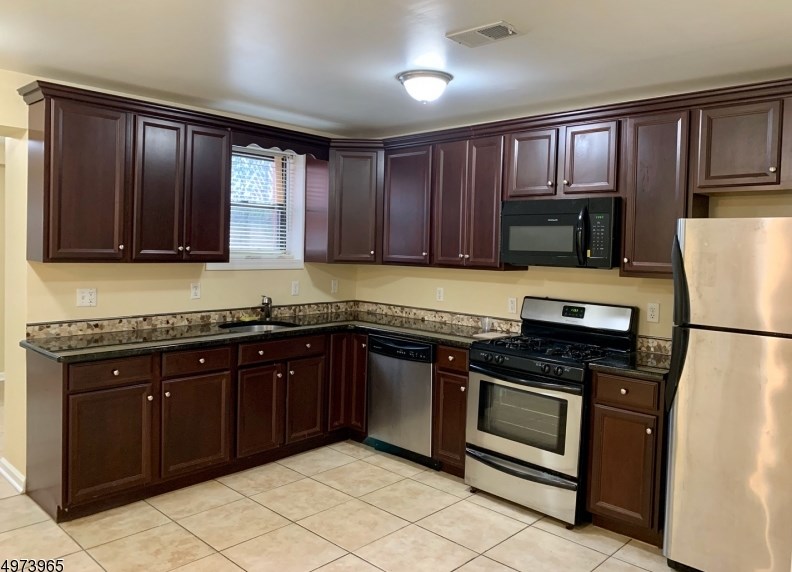 112 Bruen St #1, Newark, NJ 07105