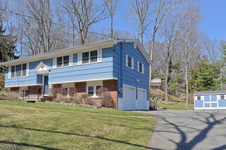 7 Kern Dr, Roxbury Township, NJ 07836