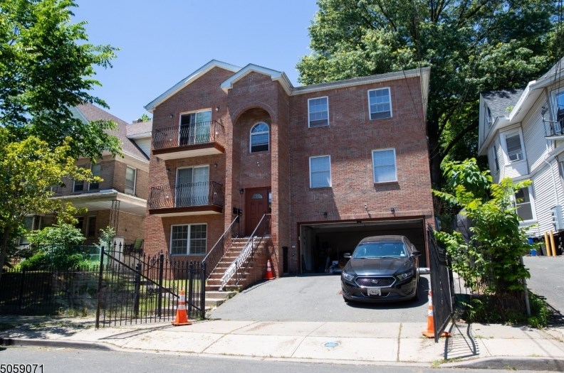 61 Hedden Ter, Newark NJ  07108-1769 exterior
