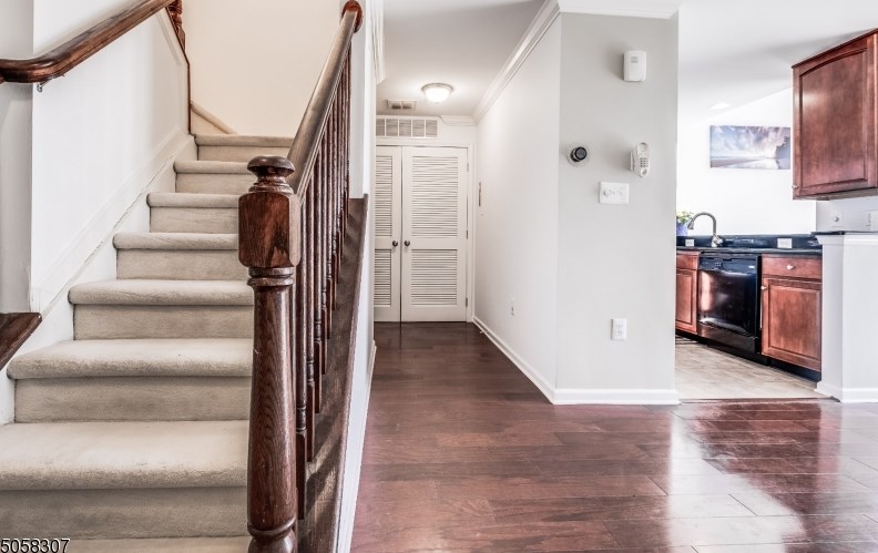 805 Donato Cir, Scotch Plains, NJ 07076