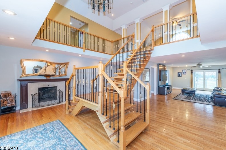 19 Manor Dr, Wayne, NJ 07470-4068