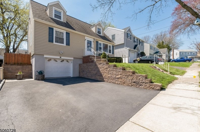 17 Howard Pl, Nutley, NJ 07110-2001